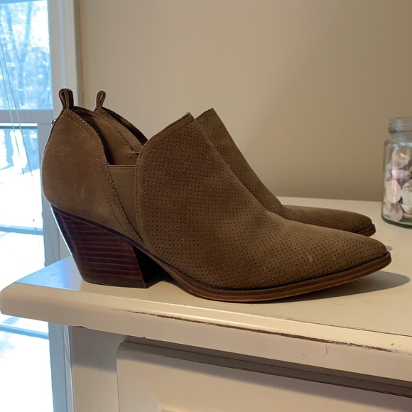 Marc Fisher tan suede booties sz 10 - Picture 2 of 9